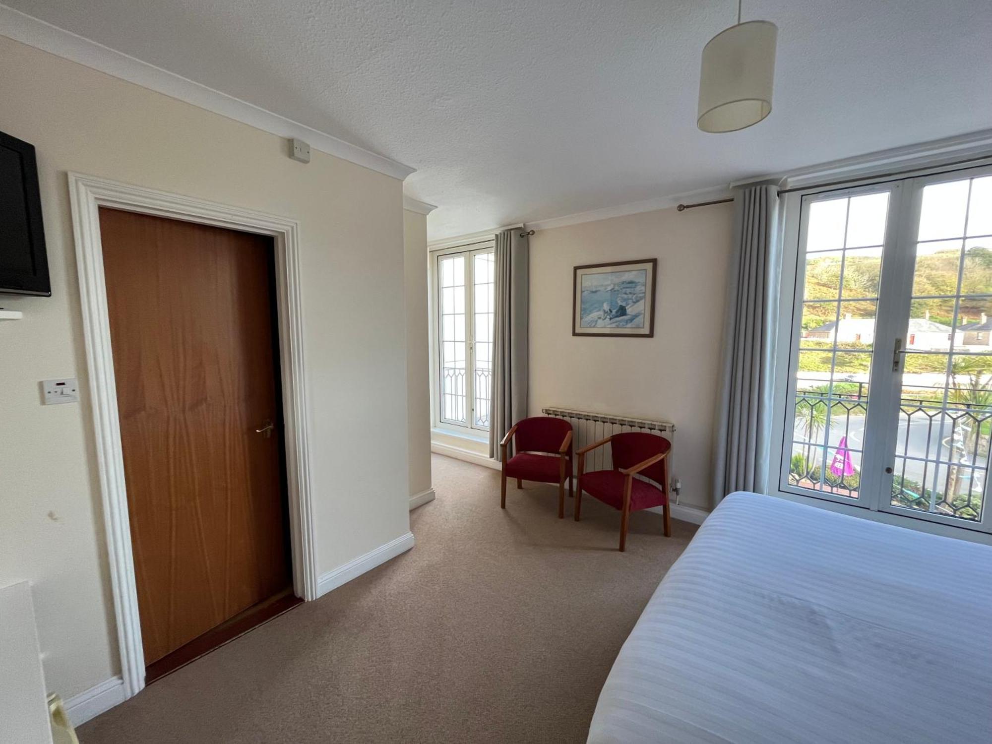 The Prince Of Wales Hotel St Ouen's Exterior photo