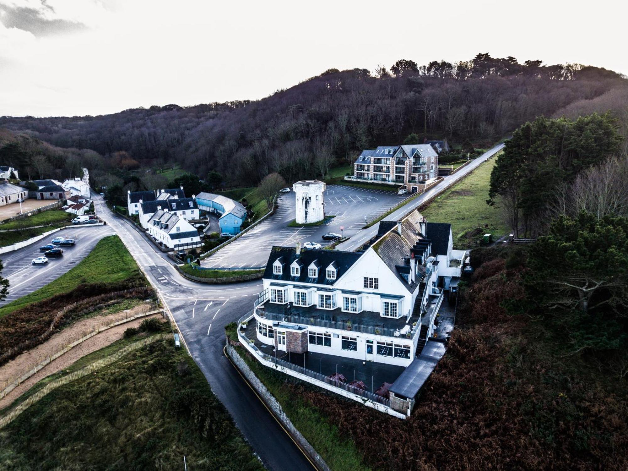 The Prince Of Wales Hotel St Ouen's Exterior photo